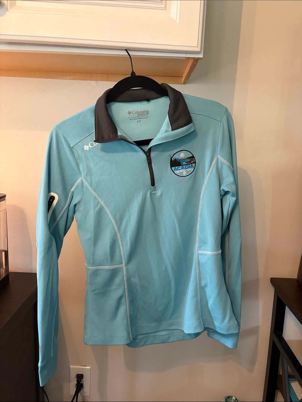 Columbia Light Blue Long-Sleeve Quarter-Zip Pullover with Gray Collar